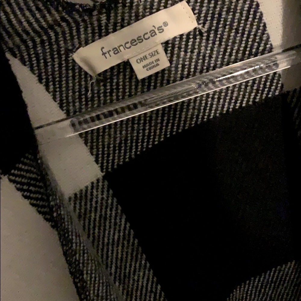 Black and white plaid poncho - Picture 3 of 3
